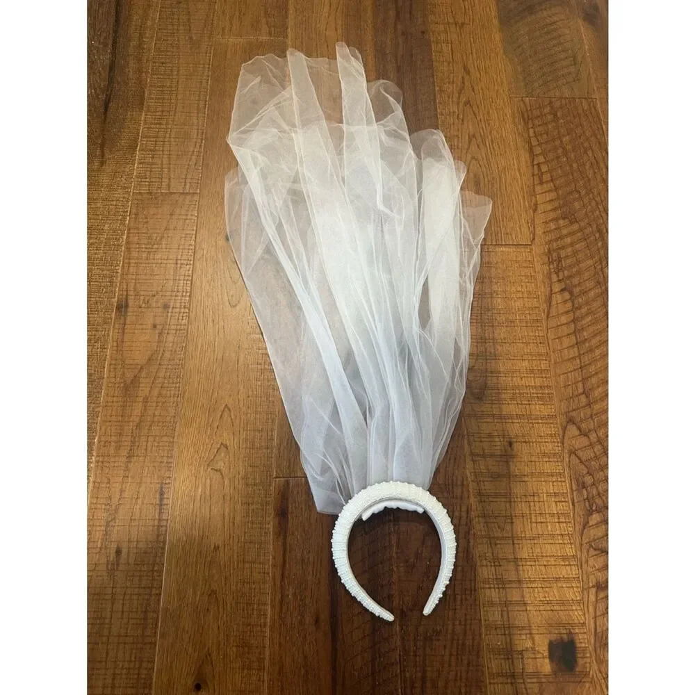 Piper K pearl headband with detachable veil. Bridal Bachelorette